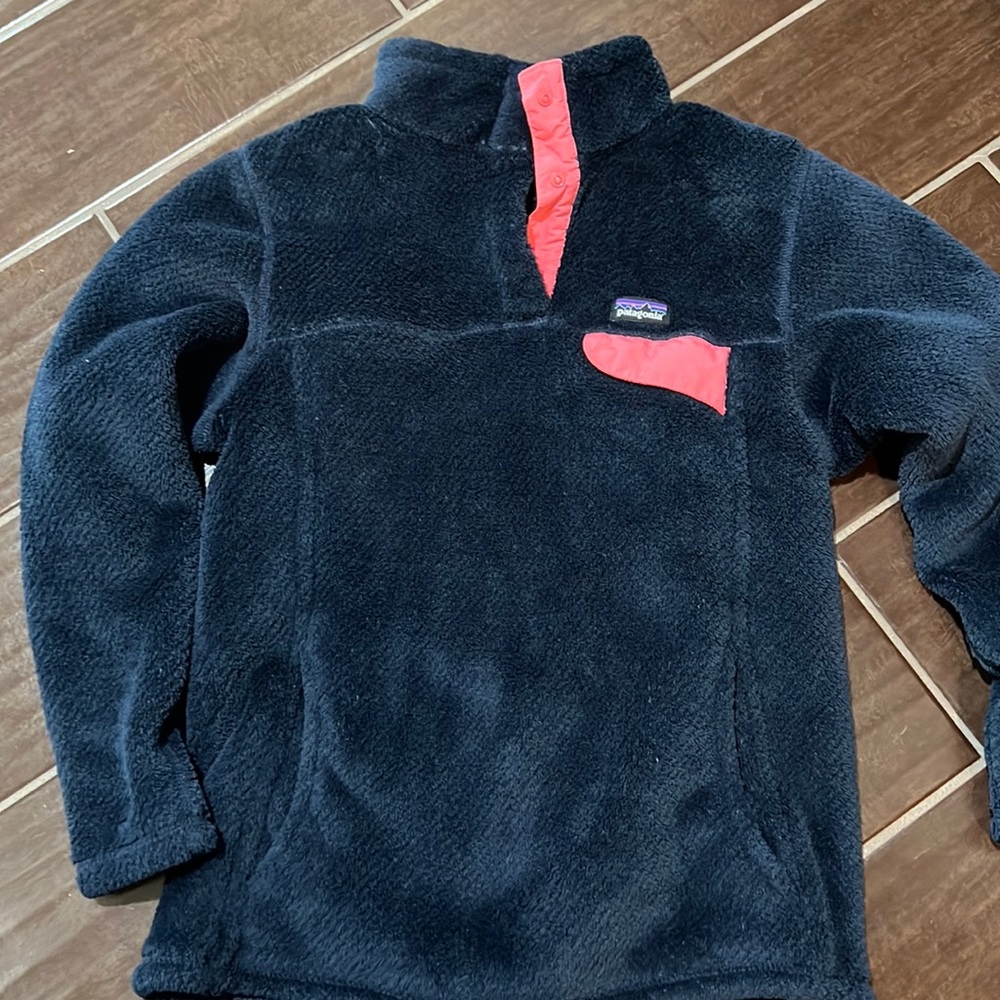 Girls Patagonia pullover size 12 girls worn once